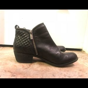 Lucky Brand Quilted back detail booties size 6.5